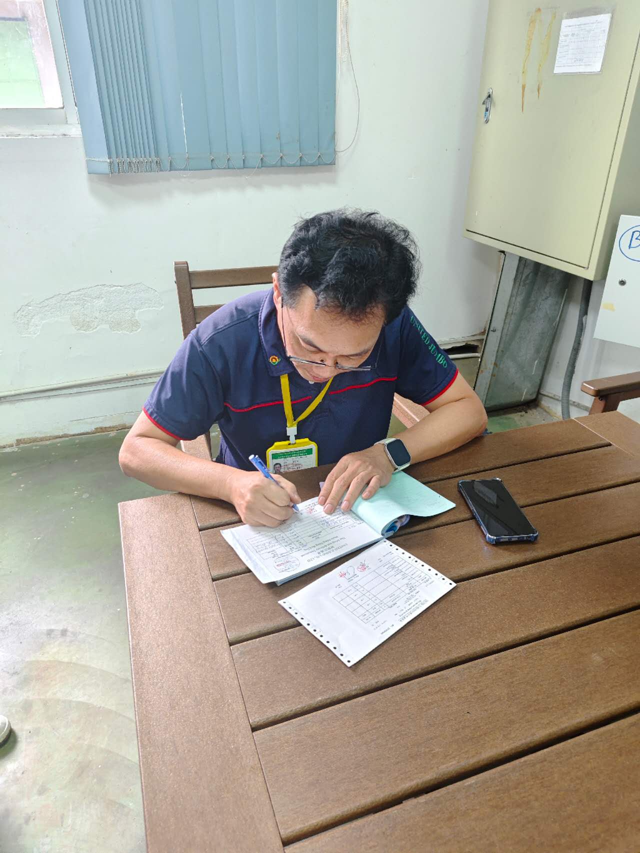 仓库经理签名确认放行