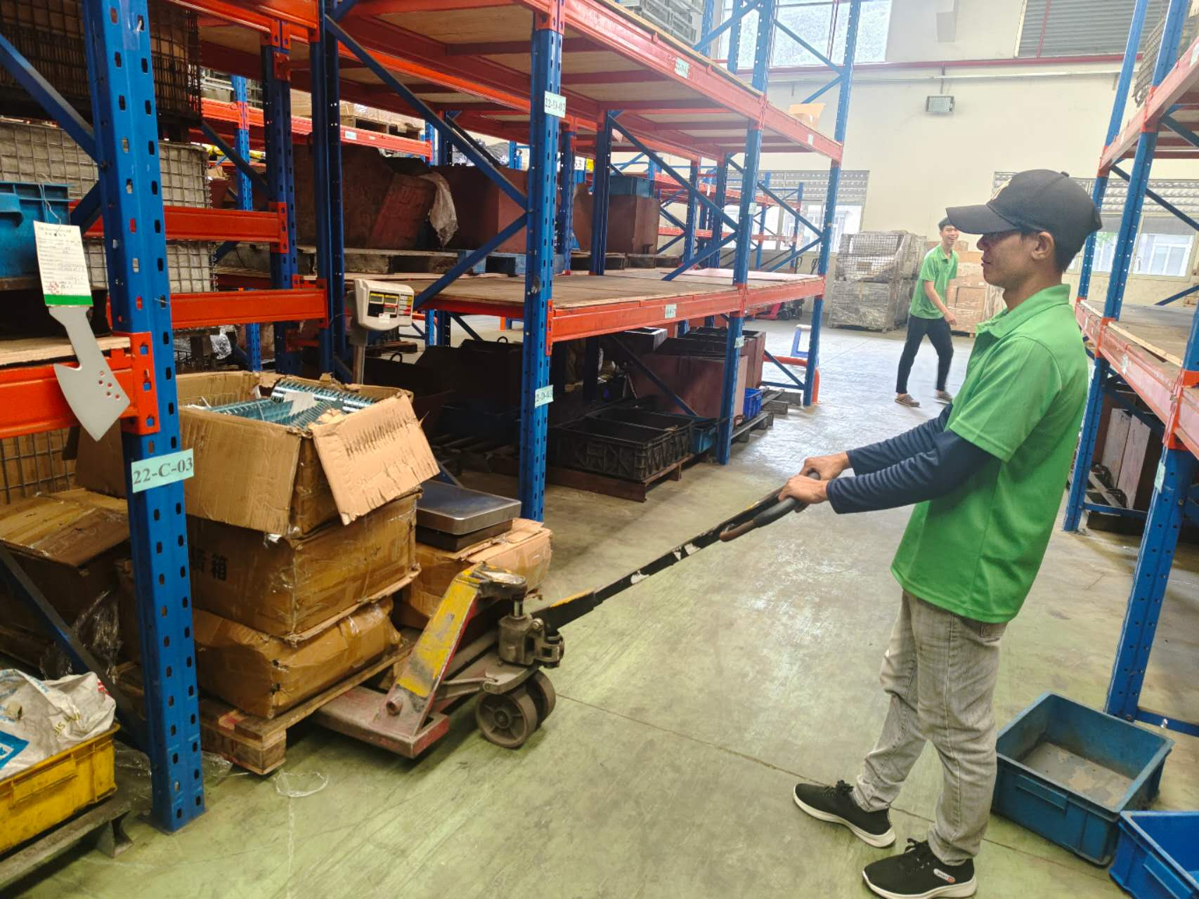 倉管員收單準備物料