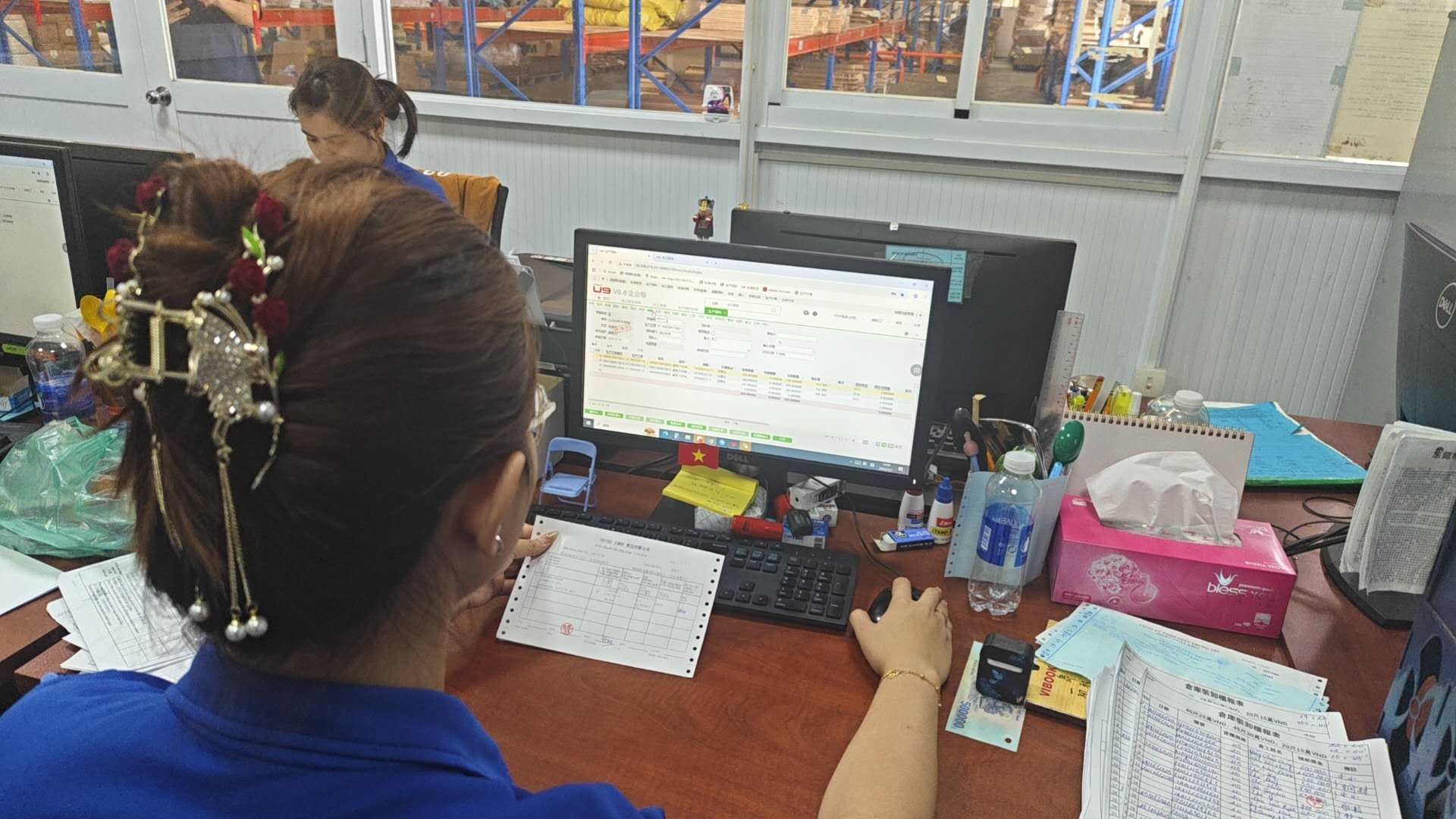 倉管文員審核單據